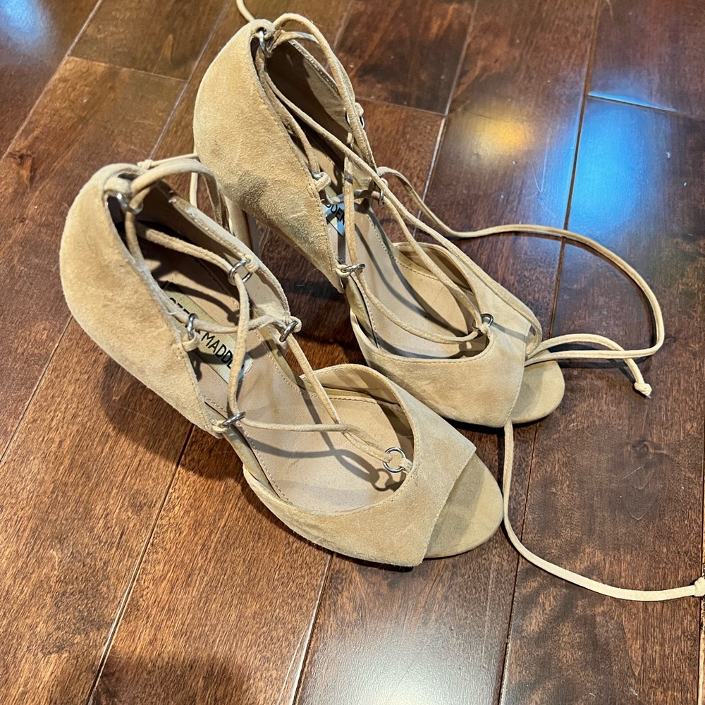 STEVE MADDEN lace up suede heels